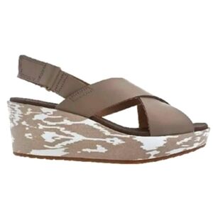NWOB Clarks Stasha Hale Wedge Sandals - Wide Width